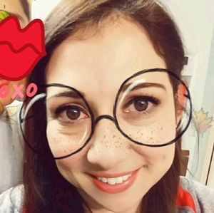 Meet your Posher, Ana